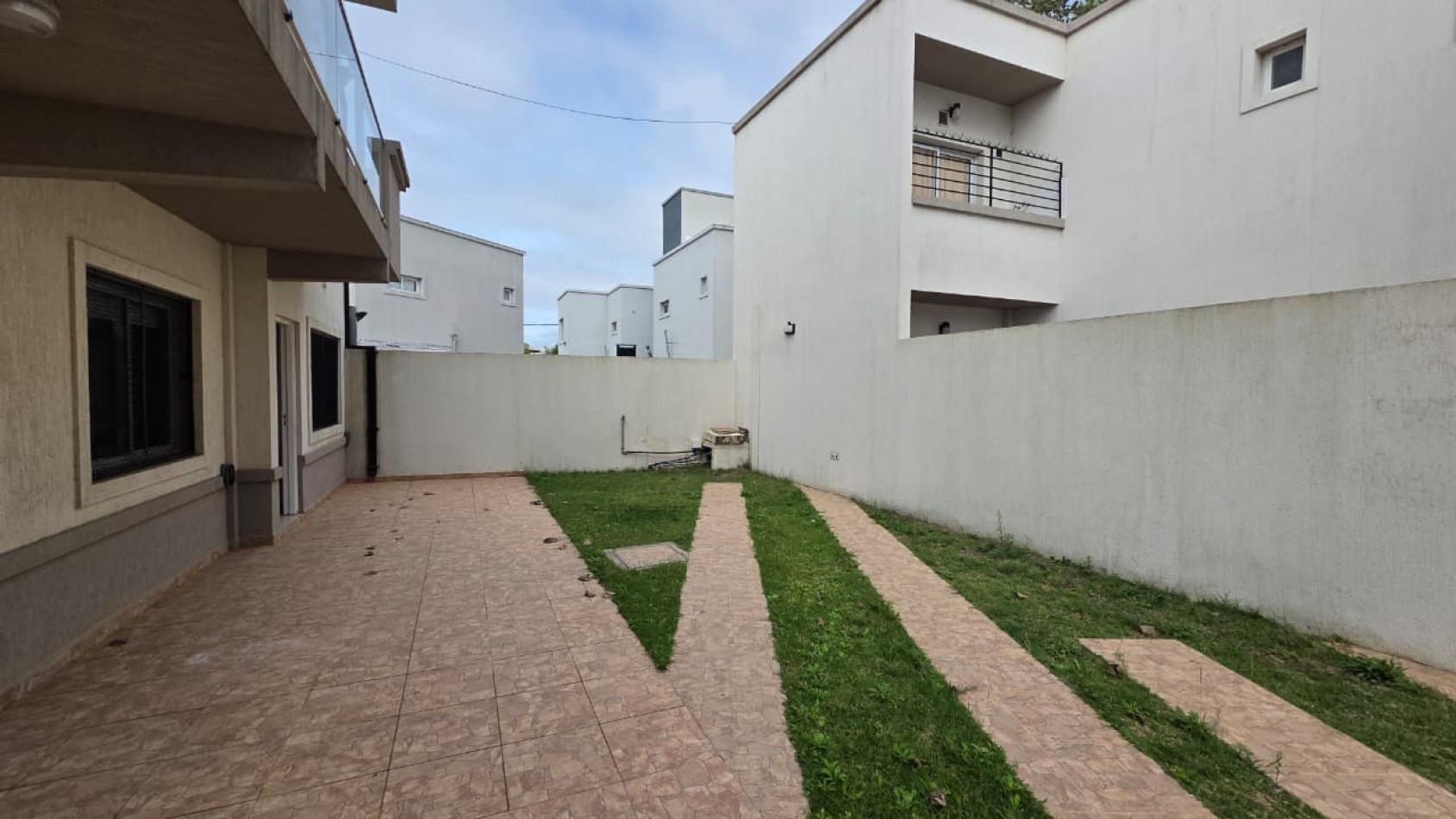 DPTO 2 AMBIENTES CON COCHERA