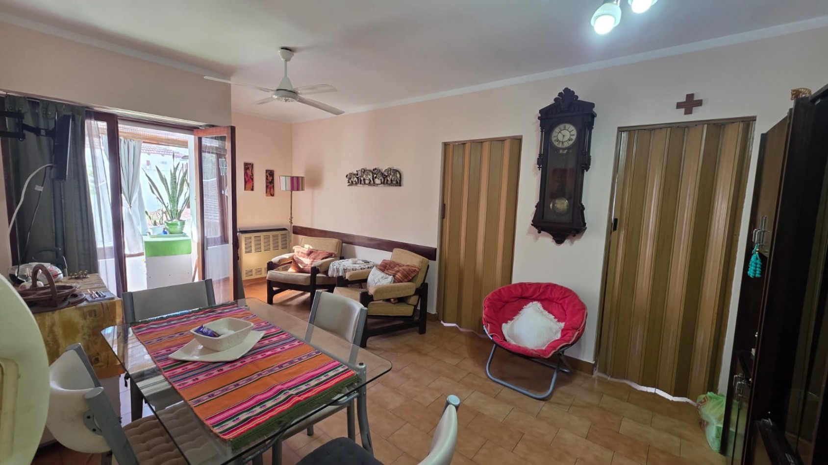 Hermoso Departamento de 2 Ambientes con Cochera en Barrio San Rafael