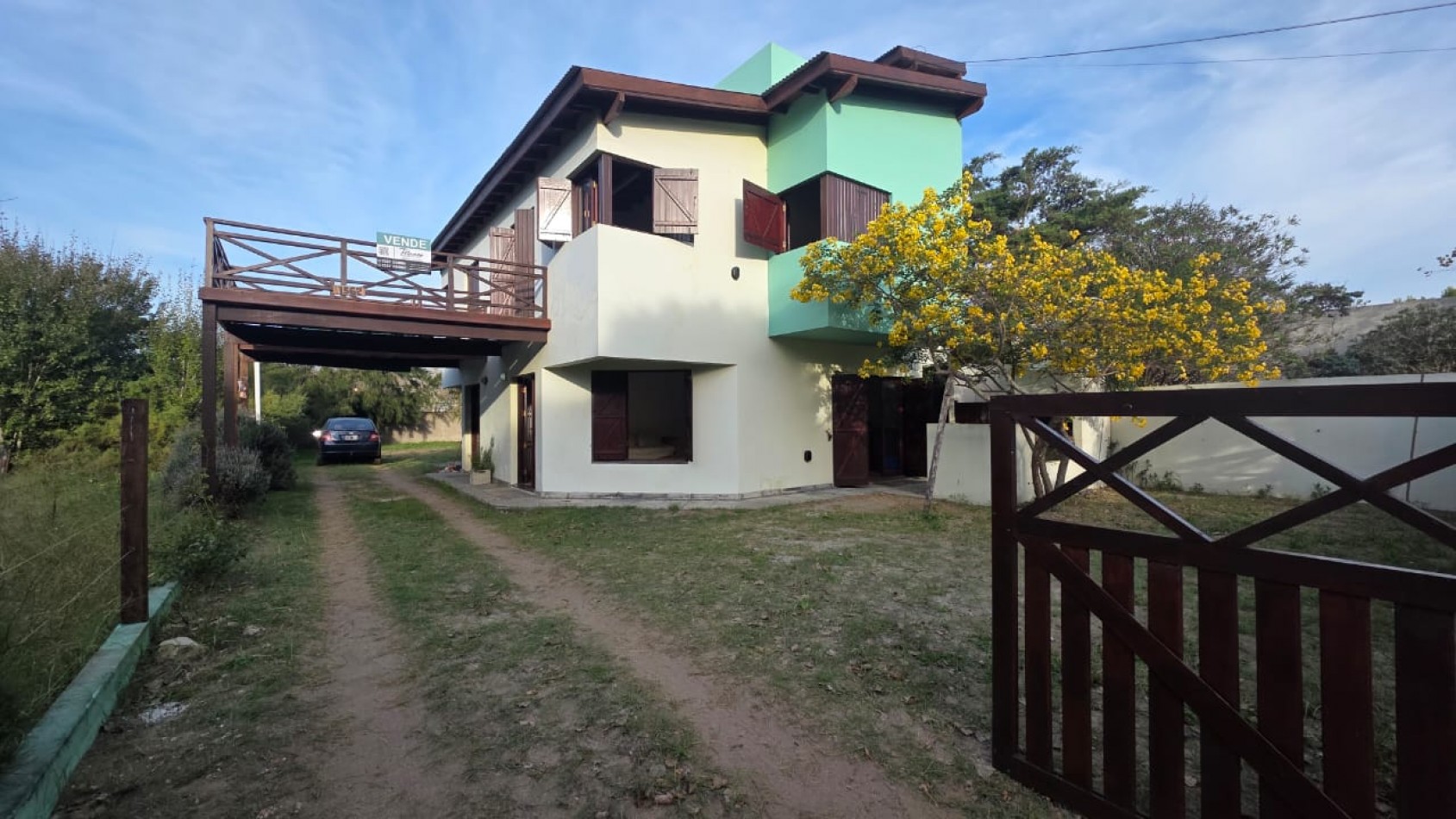 Duplex de 4 ambientes en Barrio el Silvio.