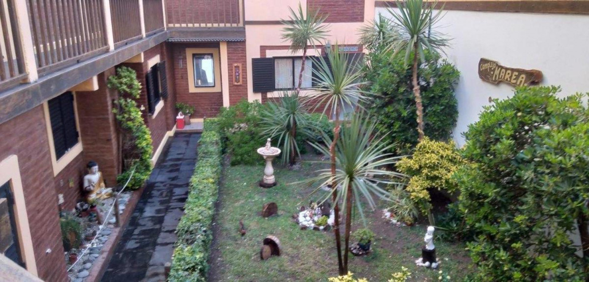 Complejo de Departamentos y Local.- Ubicado en Pleno centro de Mar de Ajo