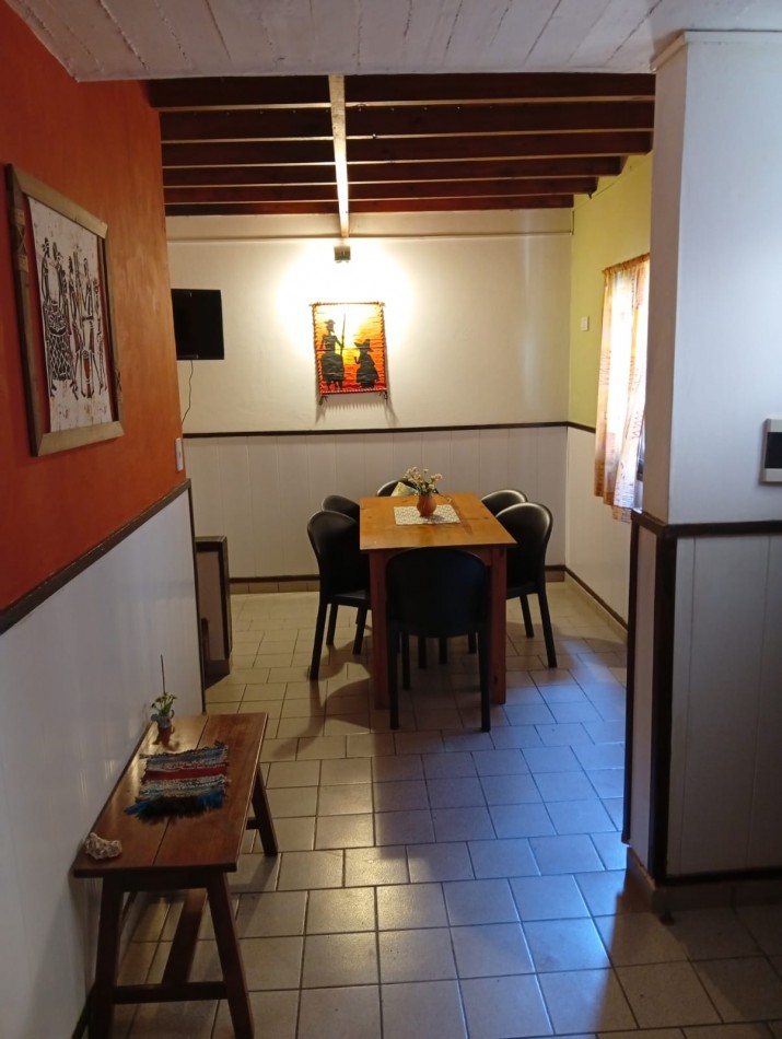 Complejo de Departamentos y Local.- Ubicado en Pleno centro de Mar de Ajo