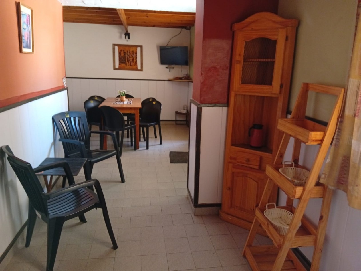 Complejo de Departamentos y Local.- Ubicado en Pleno centro de Mar de Ajo