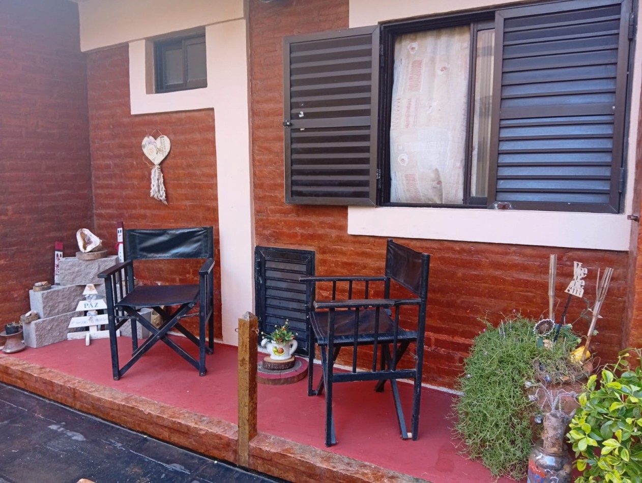 Complejo de Departamentos y Local.- Ubicado en Pleno centro de Mar de Ajo