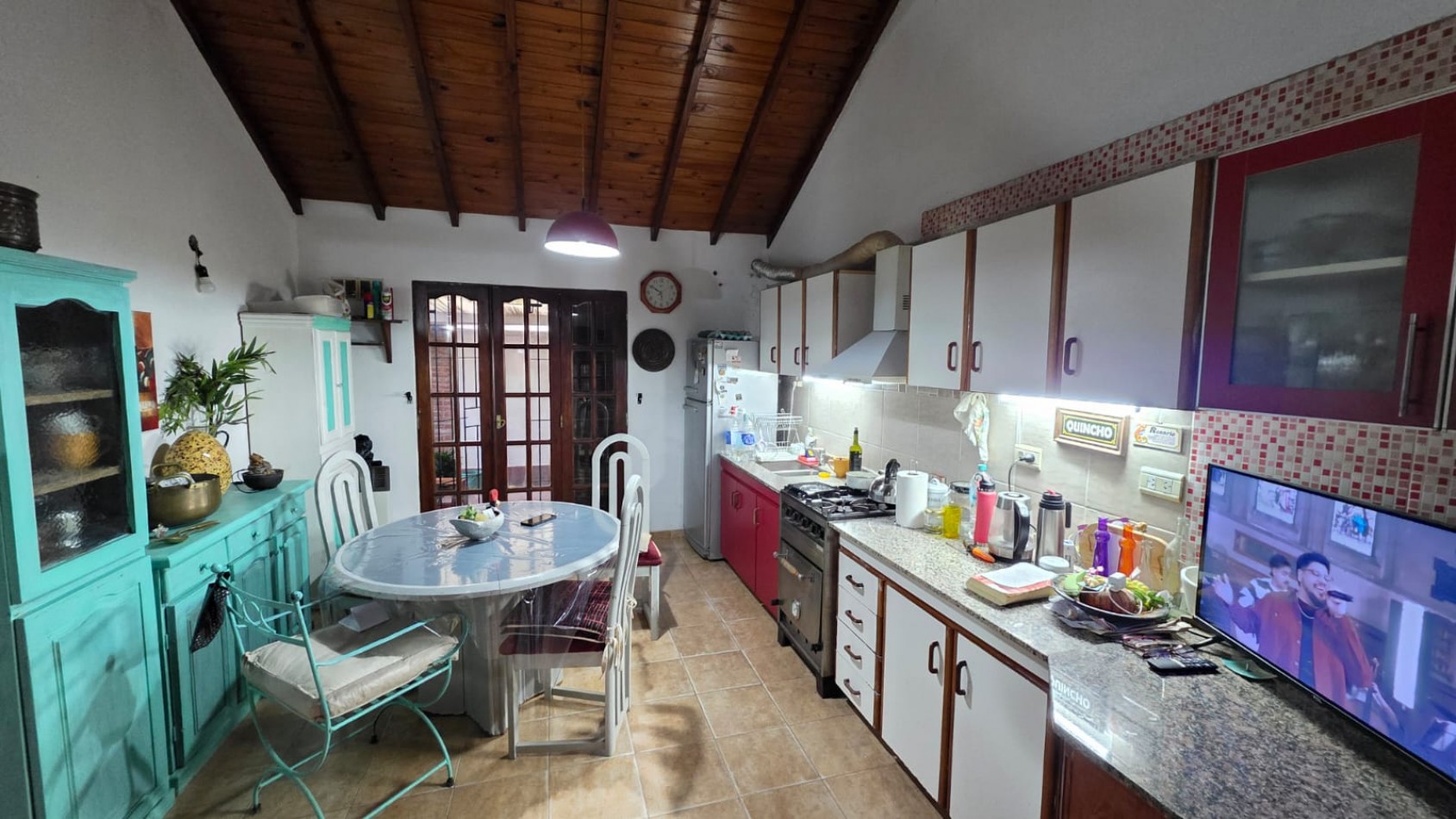 chalet de 4 ambientes sobre la calle La Rioja al 1100