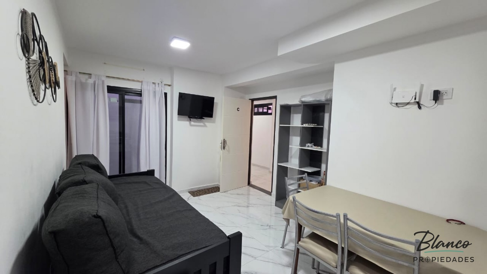 HERMOSO DPTO DE 3 AMBIENTES A MTS DEL MAR CON TERRAZA PROPIA!!!