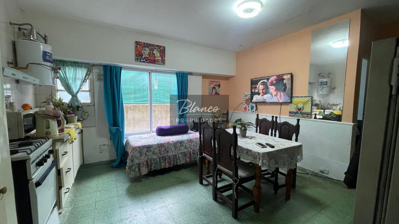 DEPARTAMENTO DE 2 AMBIENTES A METROS DE  AVENIDA  LIBERTADOR  EN 1° PISO