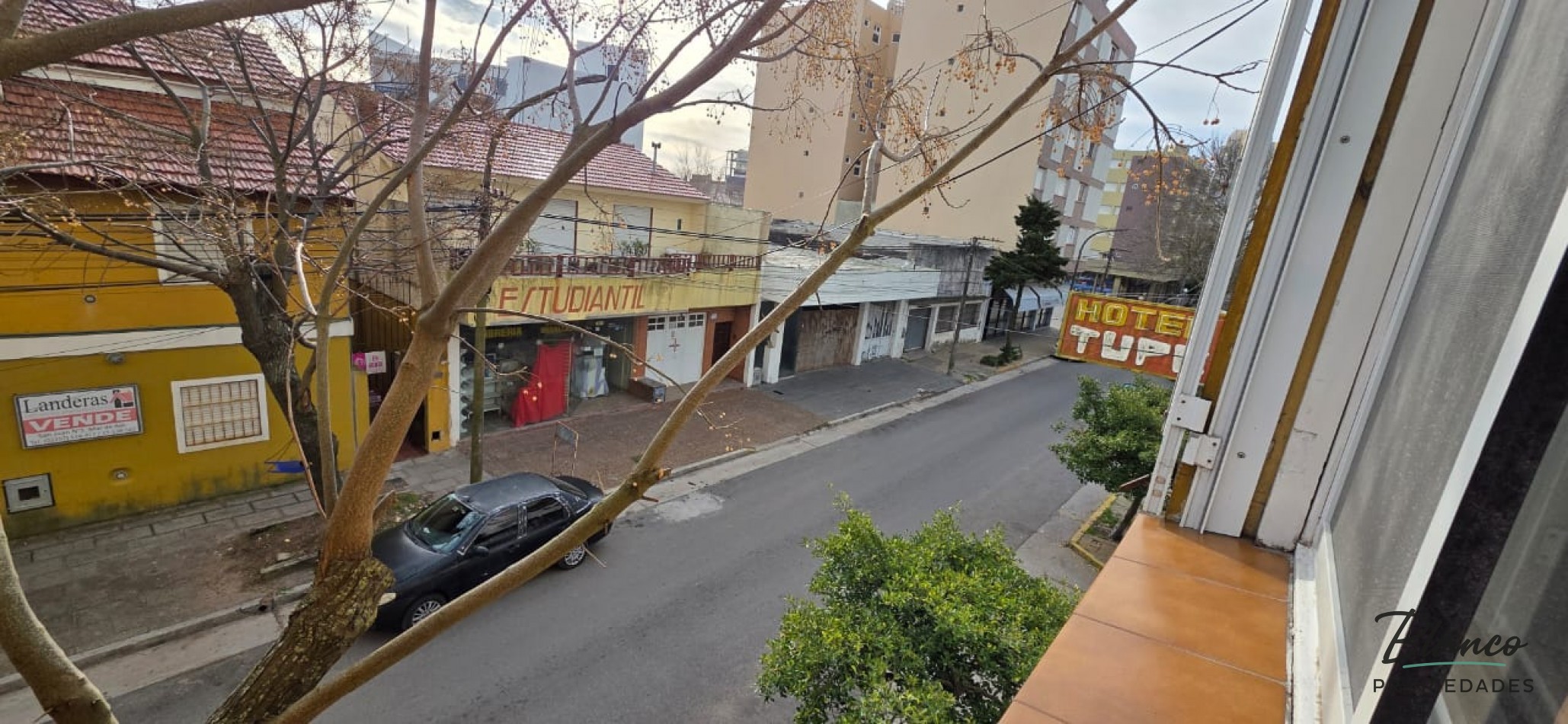 2 AMBIENTES EN PLENO CENTRO DE MAR DE AJO