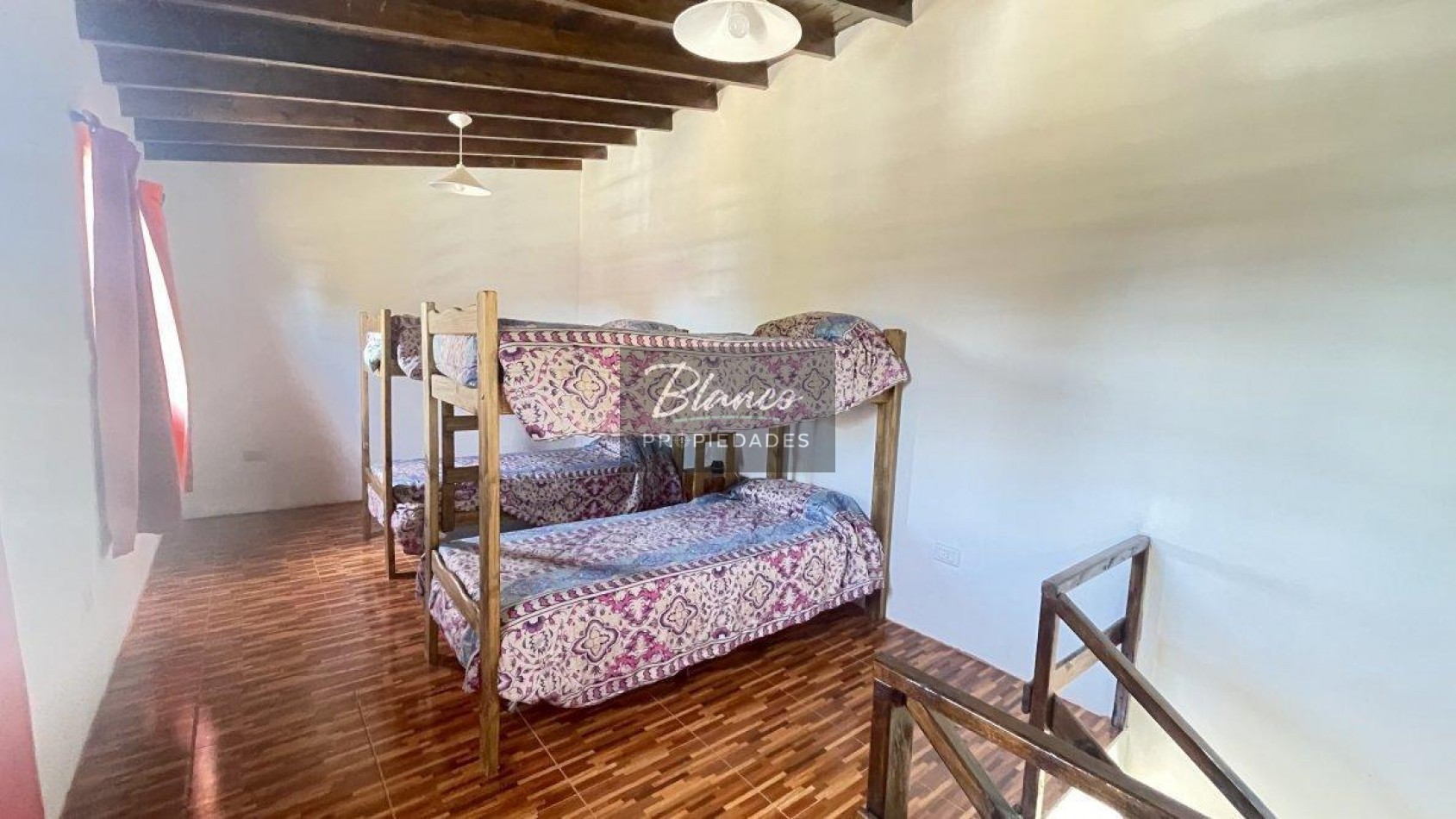 OPORTUNIDAD - CASA DE 3 AMBIENTES A MTS DEL MAR!!!