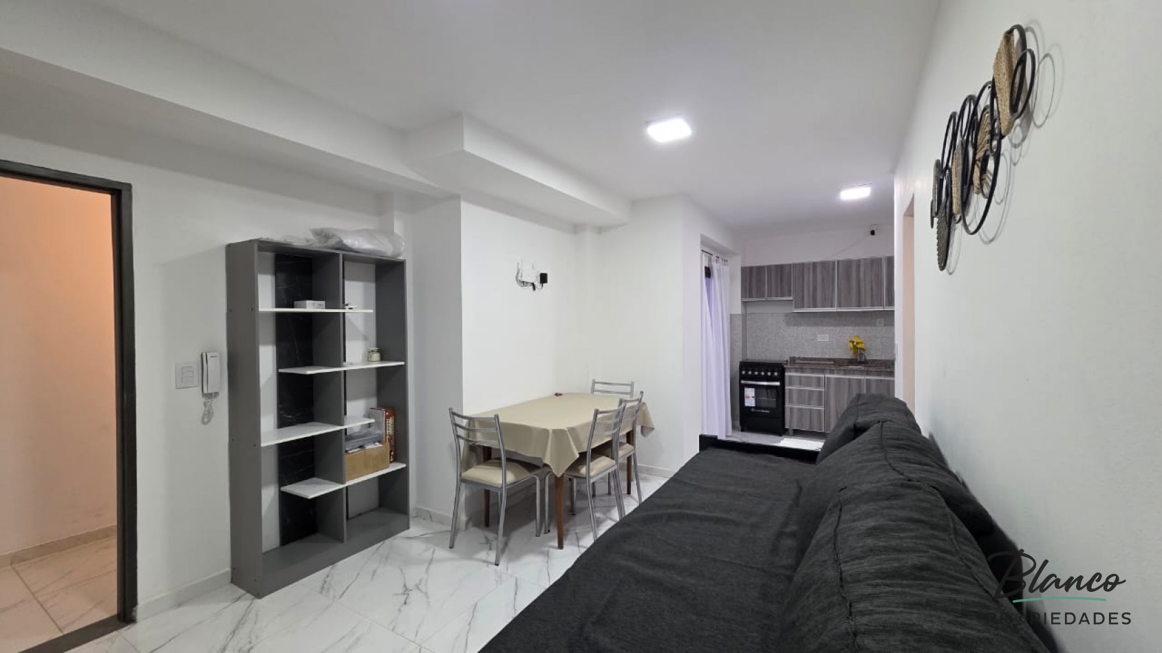 HERMOSO DPTO DE 3 AMBIENTES A MTS DEL MAR CON TERRAZA PROPIA!!!