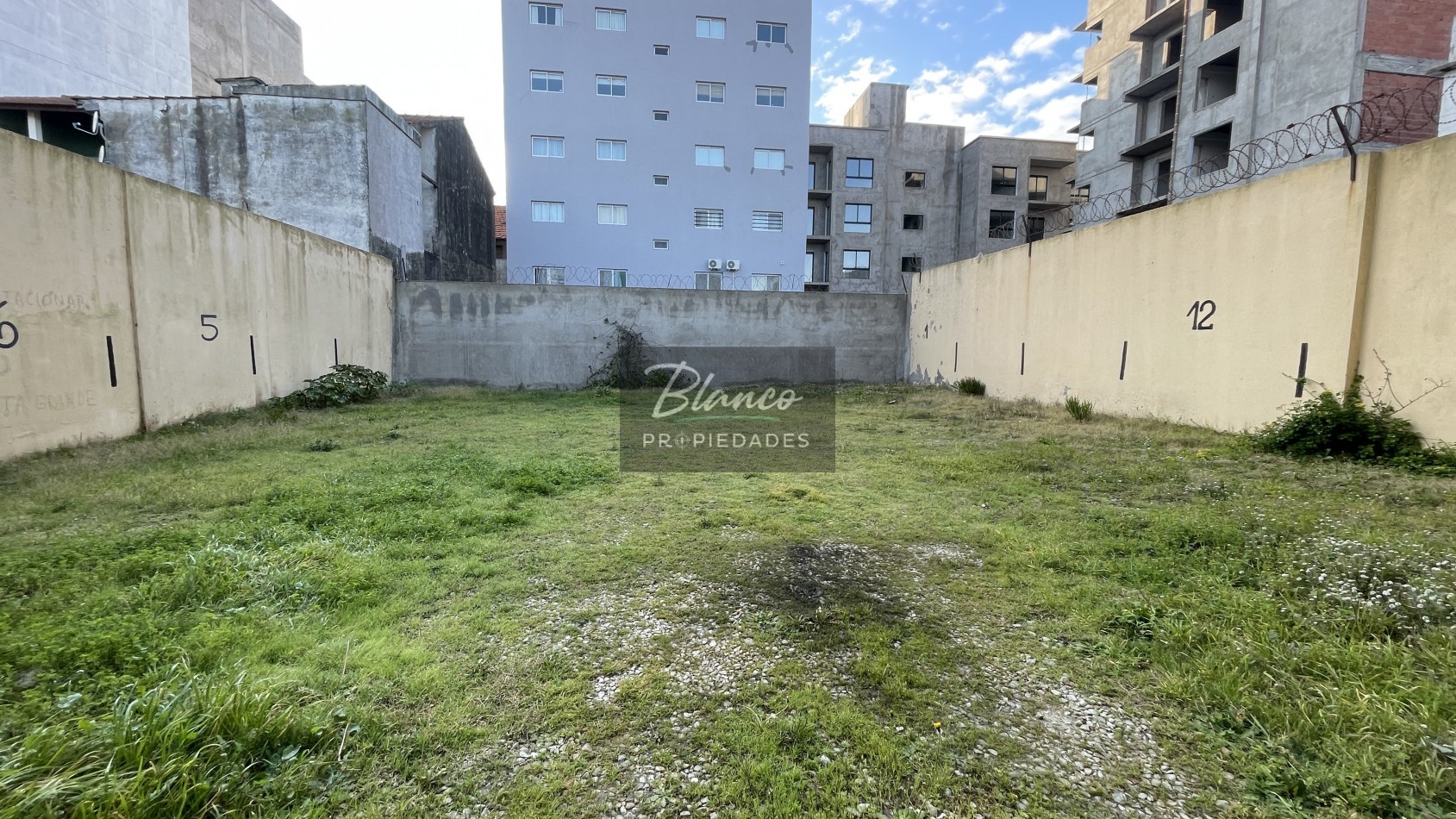 Hermoso 3 ambientes a 100mts del mar sin Expensas!!!