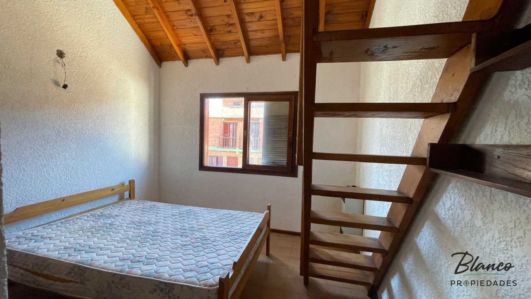 HERMOSO DUPLEX 4 AMB - IDEAL PARA VIVIENDA PERMANENTE