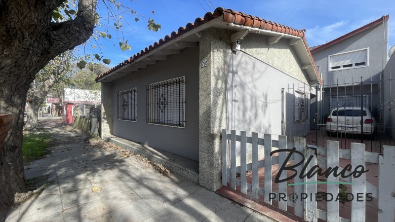 OPORTUNIDAD CASA DE 3 AMBIENTES AL FRENTE!!!