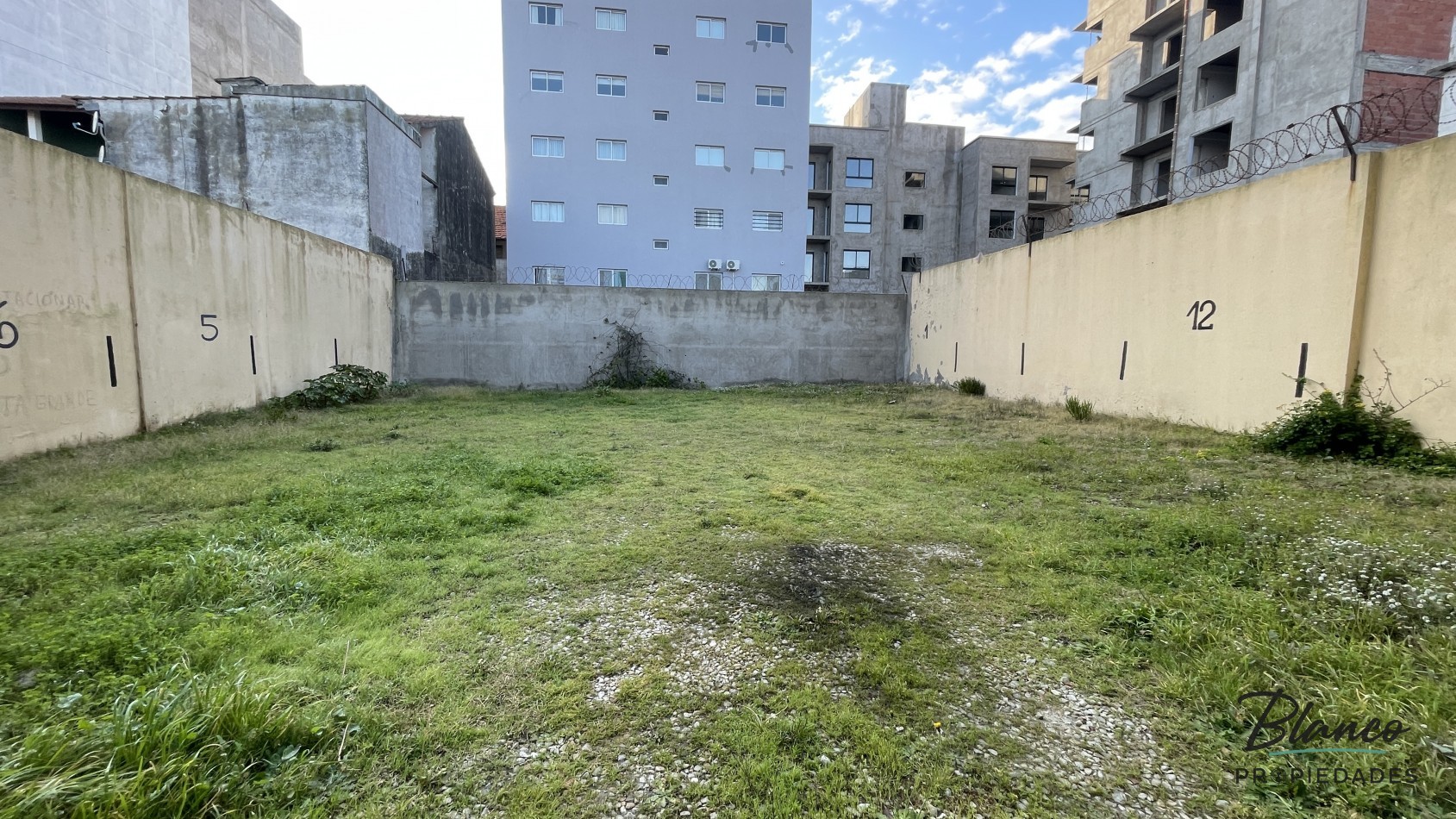 Hermoso 3 ambientes a 100mts del mar sin Expensas!!!