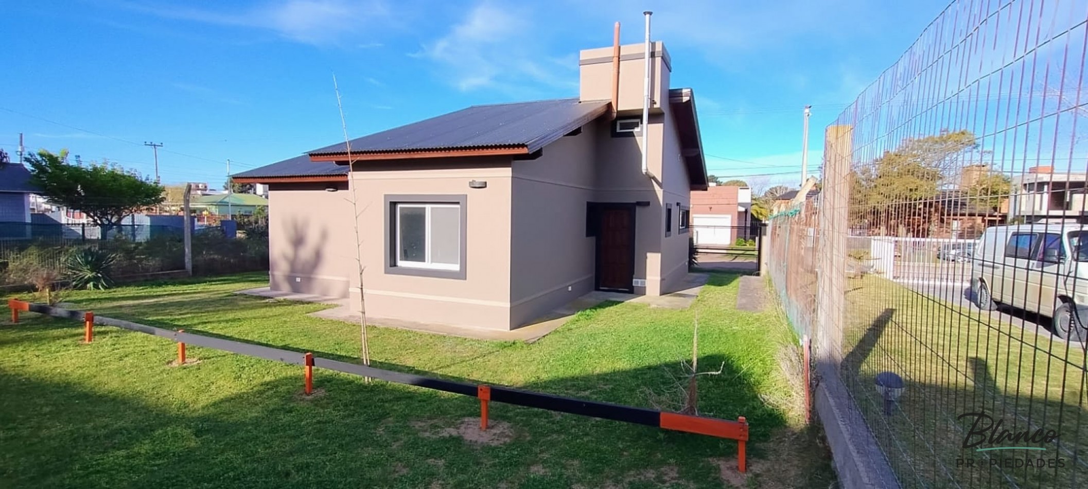 2 CASAS DE 4 AMB EN VENTA EN BARRIO SAN RAFAEL - VENTA EN BLOCK O INDIVIDUAL