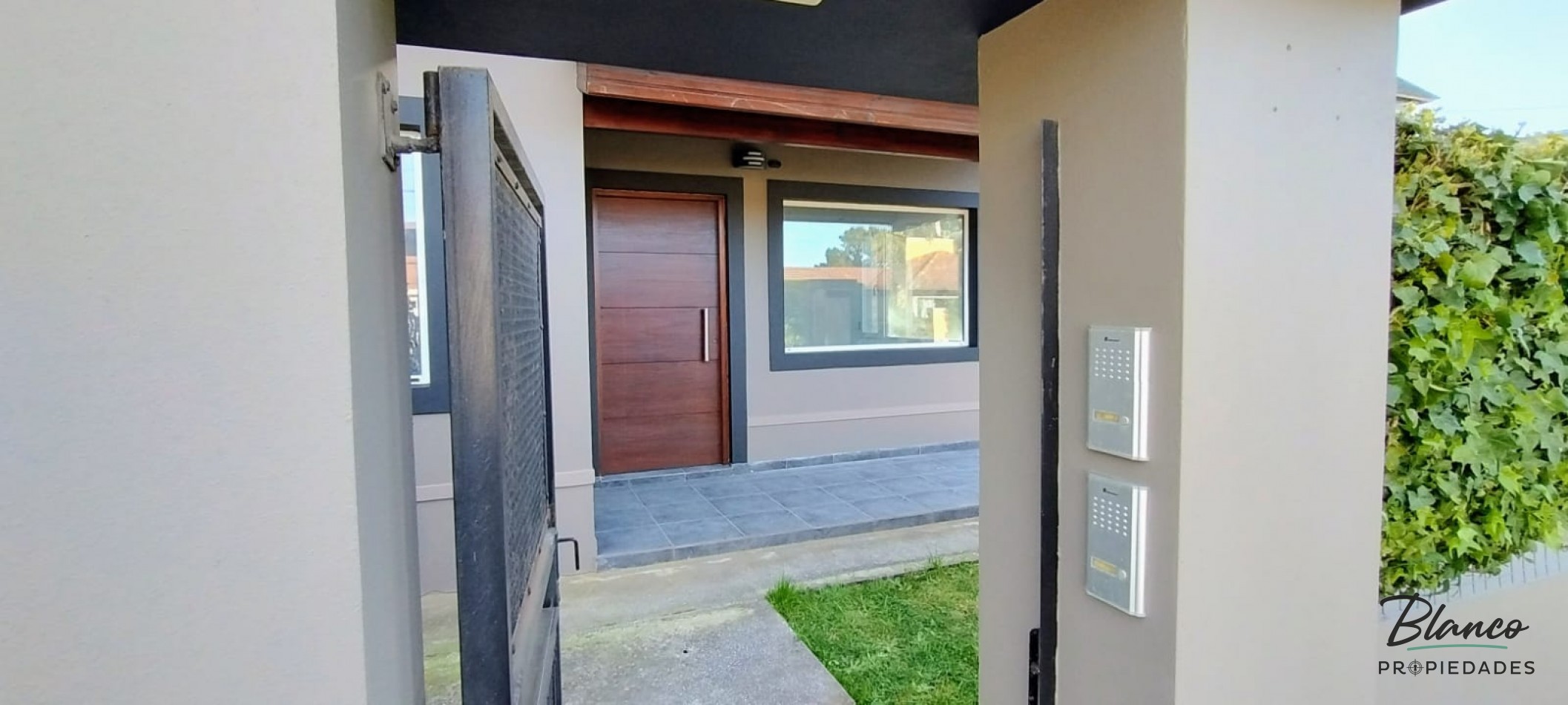 2 CASAS DE 4 AMB EN VENTA EN BARRIO SAN RAFAEL - VENTA EN BLOCK O INDIVIDUAL