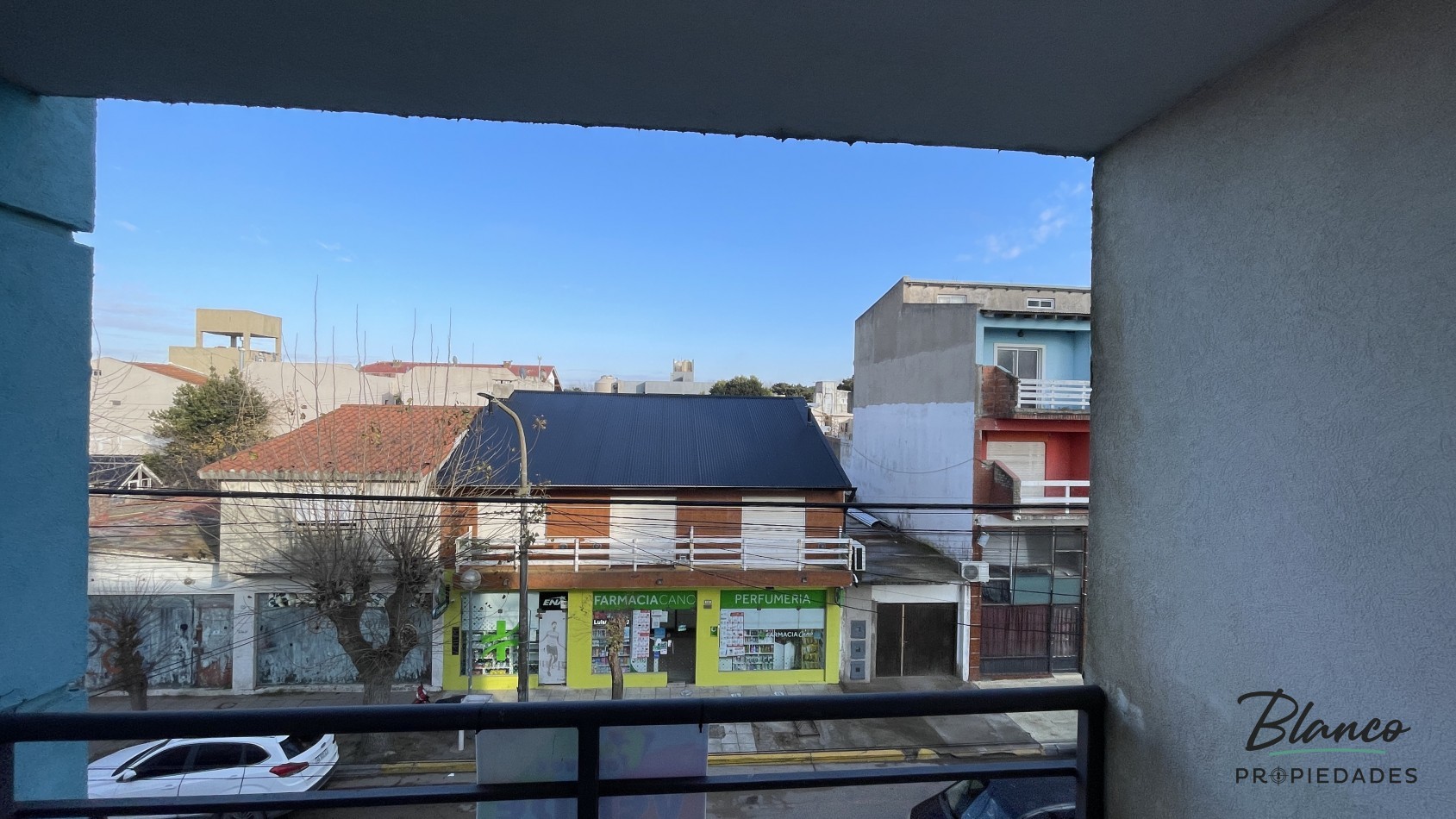 Hermoso 3 ambientes a 100mts del mar sin Expensas!!!