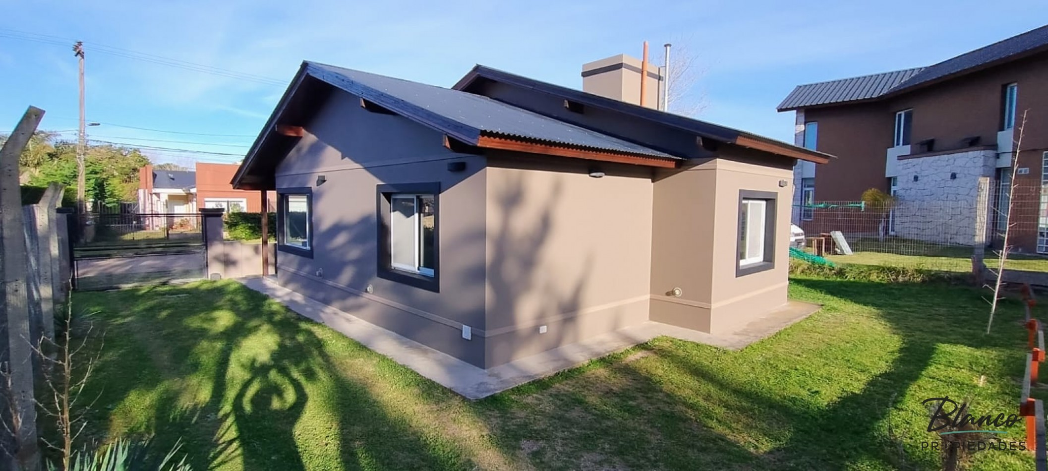 2 CASAS DE 4 AMB EN VENTA EN BARRIO SAN RAFAEL - VENTA EN BLOCK O INDIVIDUAL