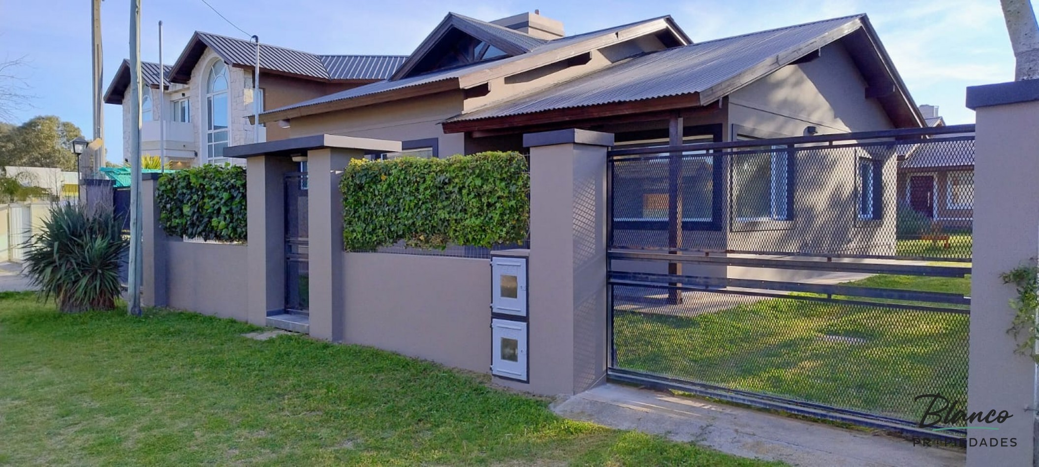 2 CASAS DE 4 AMB EN VENTA EN BARRIO SAN RAFAEL - VENTA EN BLOCK O INDIVIDUAL