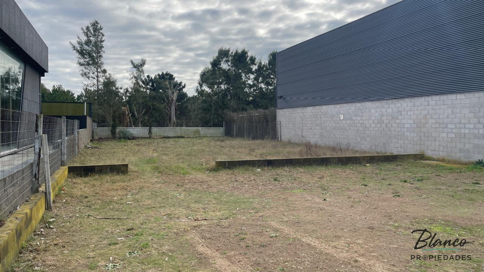 IMPORTANTE LOTE COMERCIAL SOBRE AV. LIBERTADOR