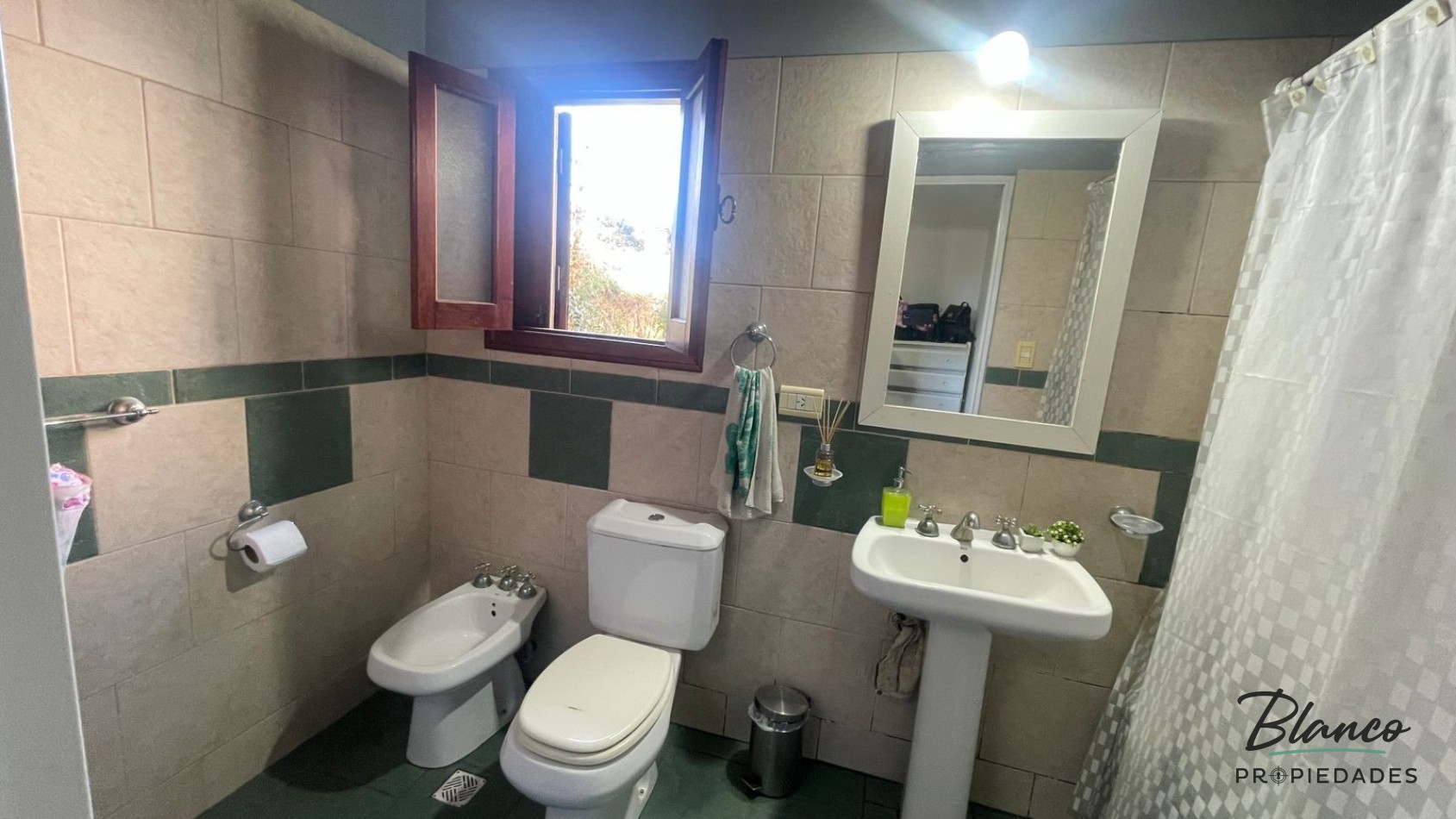 Hermosa casa en venta - Ideal para vivienda permanente!!!