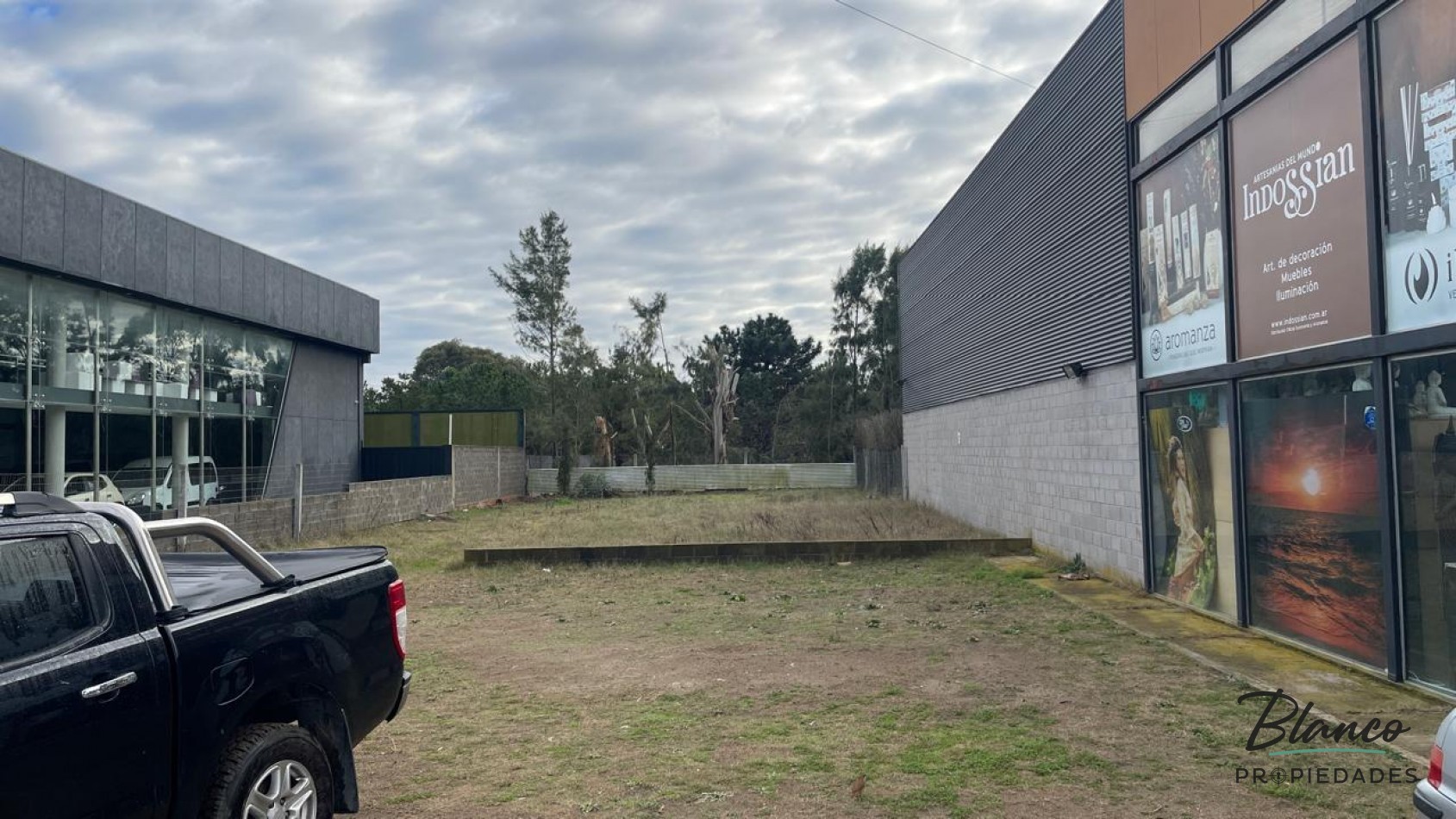 IMPORTANTE LOTE COMERCIAL SOBRE AV. LIBERTADOR
