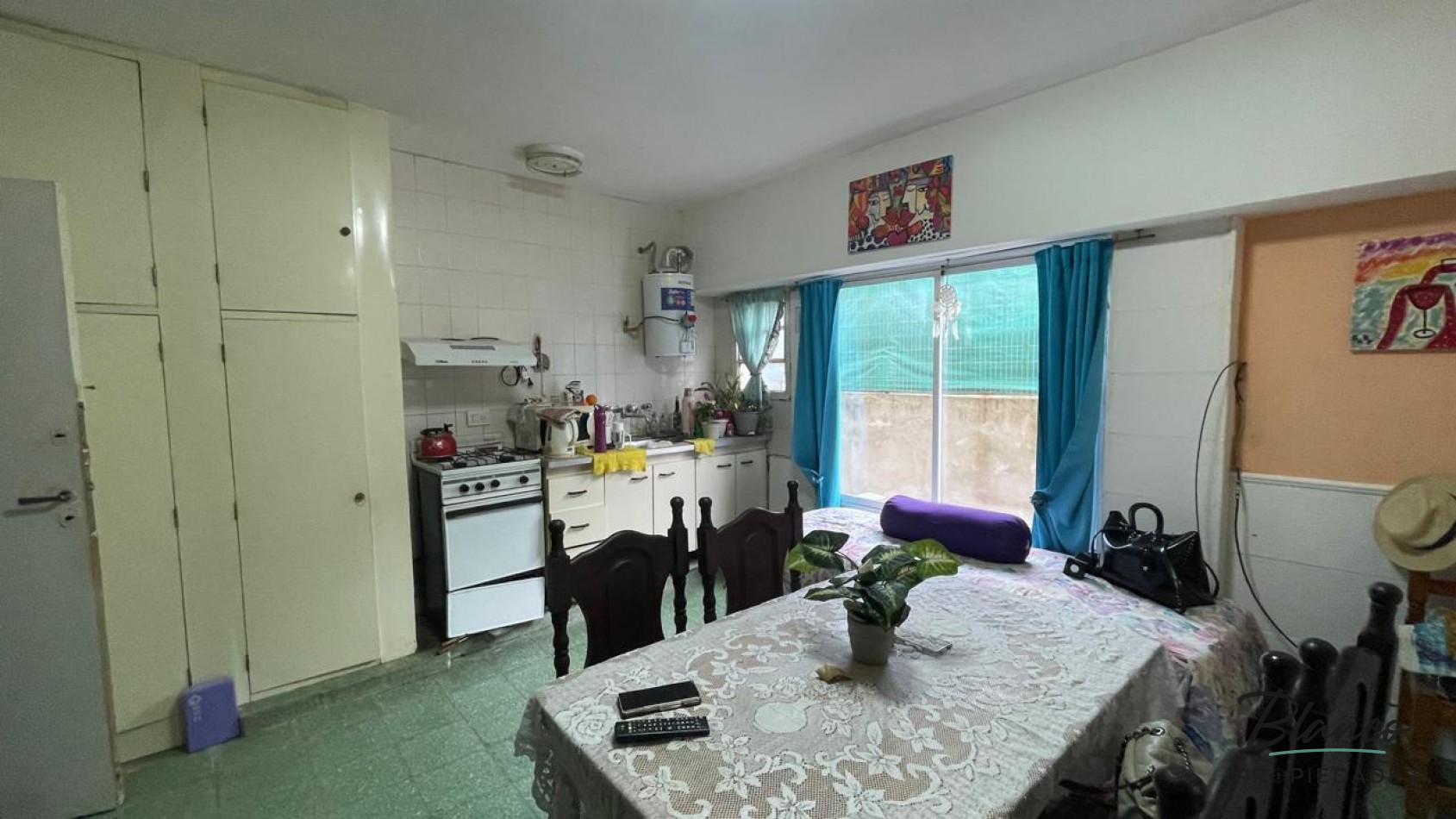 DEPARTAMENTO DE 2 AMBIENTES A METROS DE  AVENIDA  LIBERTADOR  EN 1° PISO