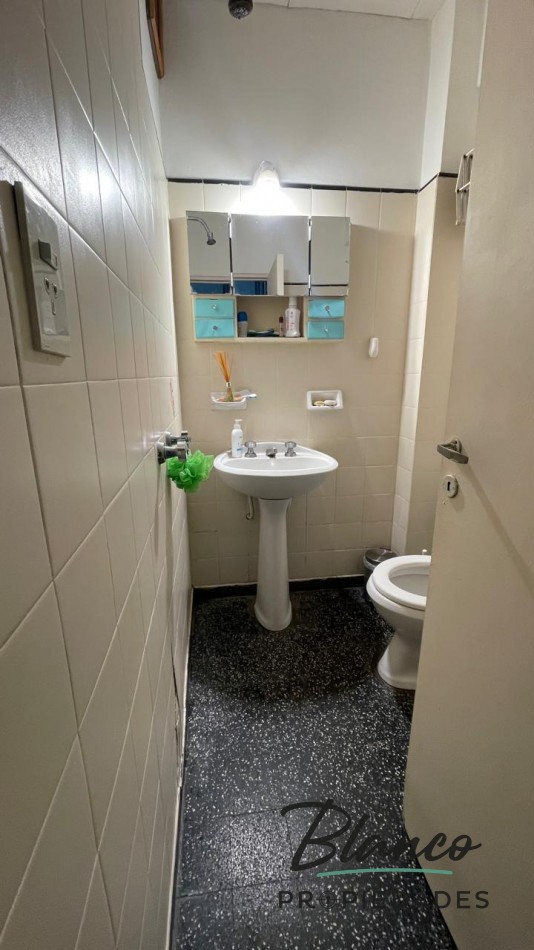 DEPARTAMENTO DE 2 AMBIENTES A METROS DE  AVENIDA  LIBERTADOR  EN 1° PISO