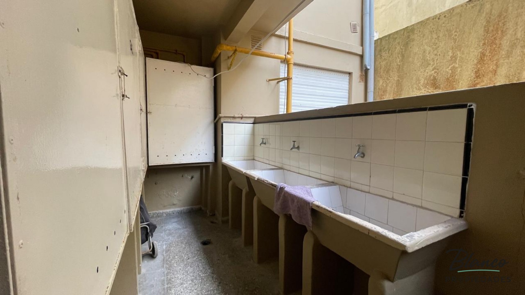 DEPARTAMENTO DE 2 AMBIENTES A METROS DE  AVENIDA  LIBERTADOR  EN 1° PISO