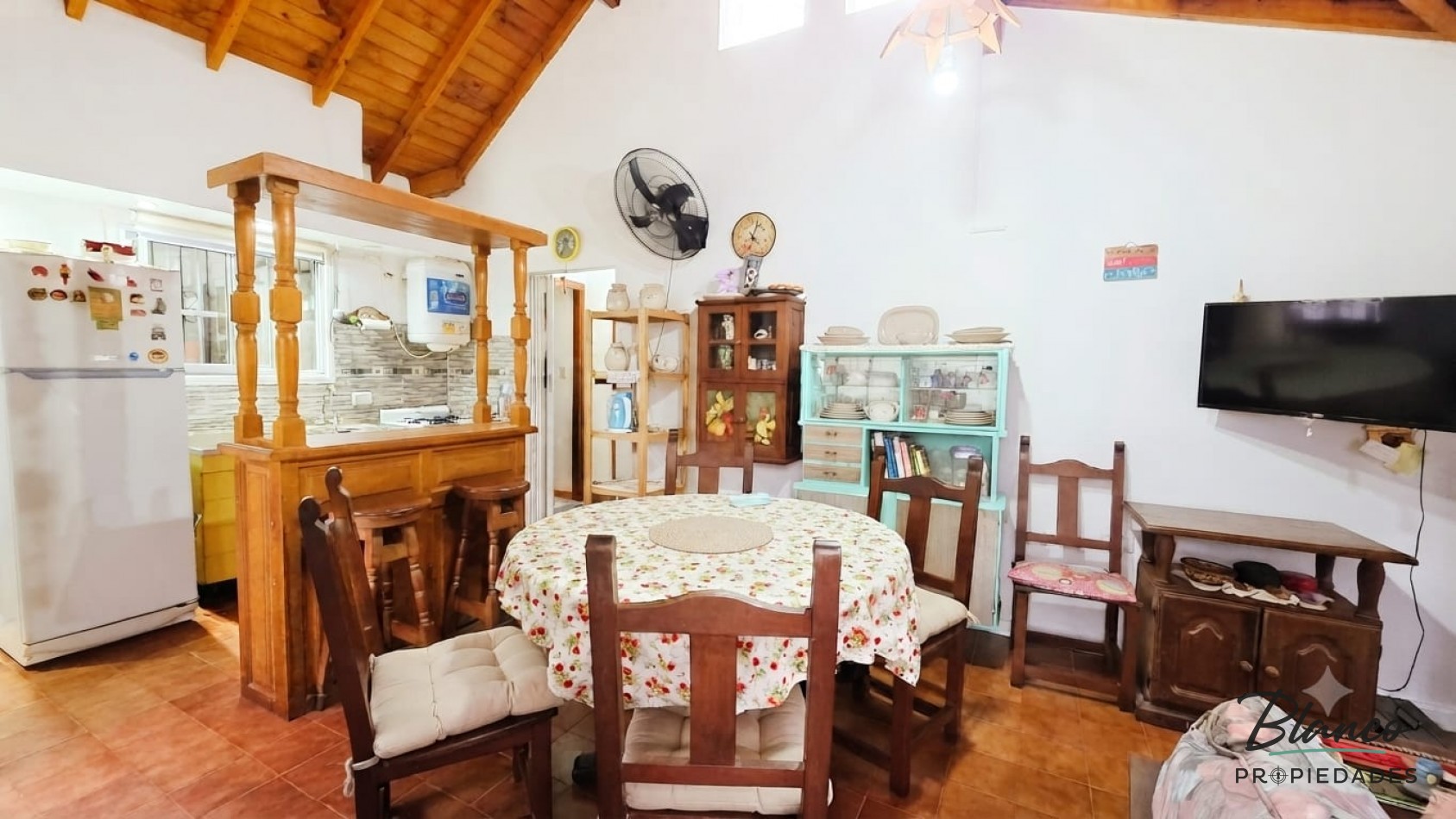 ¡IMPECABLE! PH al Frente 3 Ambientes con Todos los Servicios, Garage y Quincho