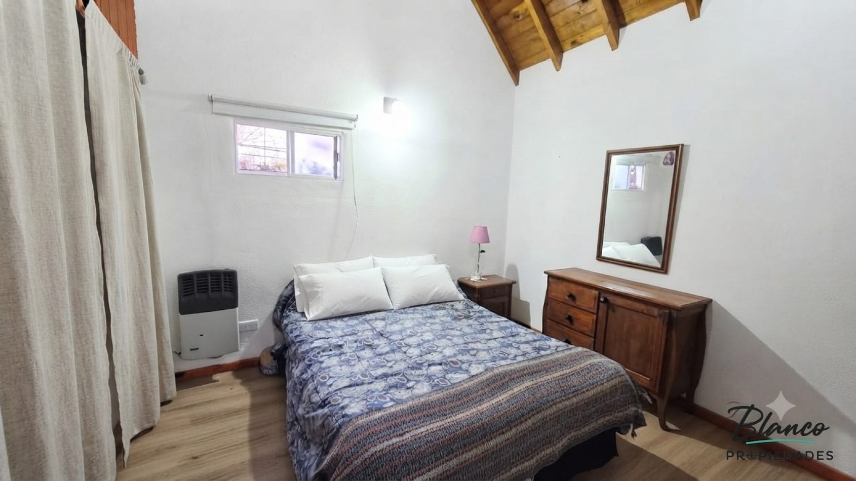 ¡IMPECABLE! PH al Frente 3 Ambientes con Todos los Servicios, Garage y Quincho