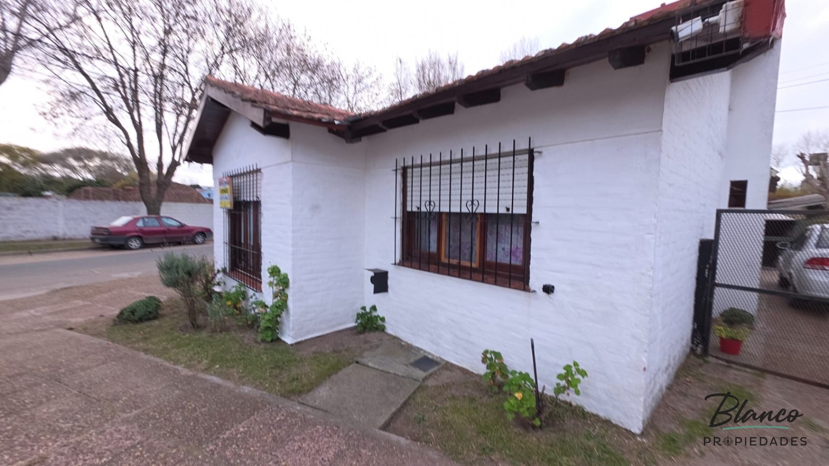 ¡IMPECABLE! PH al Frente 3 Ambientes con Todos los Servicios, Garage y Quincho