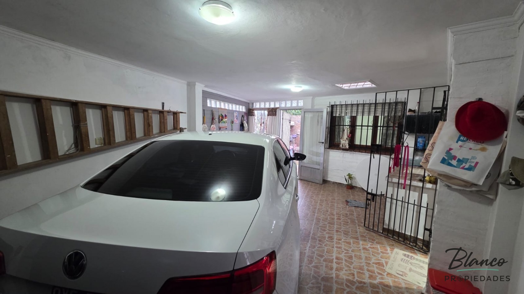 ¡IMPECABLE! PH al Frente 3 Ambientes con Todos los Servicios, Garage y Quincho