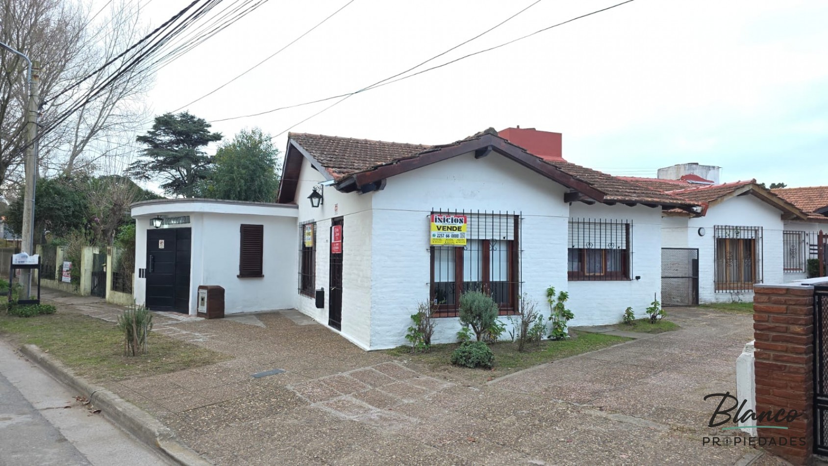 ¡IMPECABLE! PH al Frente 3 Ambientes con Todos los Servicios, Garage y Quincho
