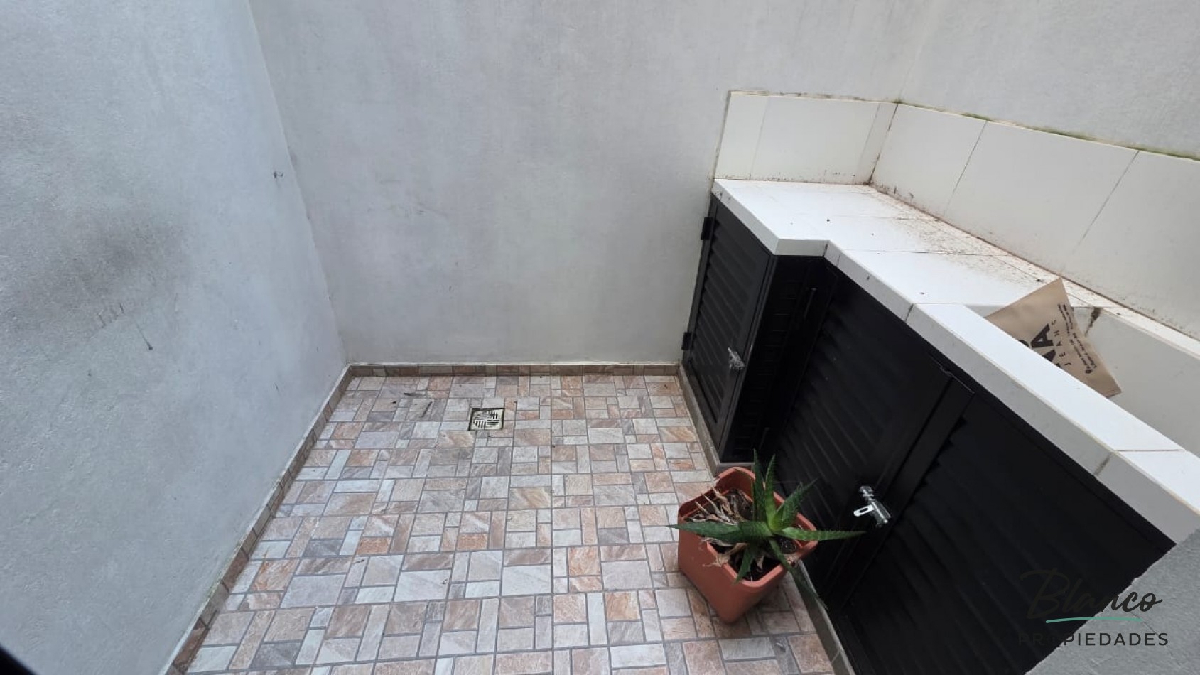 HERMOSO DPTO DE 3 AMBIENTES A MTS DEL MAR CON TERRAZA PROPIA!!!