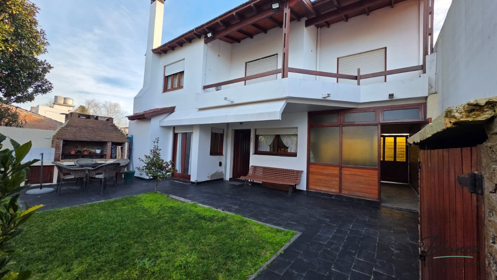  Importante Casa de Categoria de 6 Ambientes - Ideal Vivienda Permanente