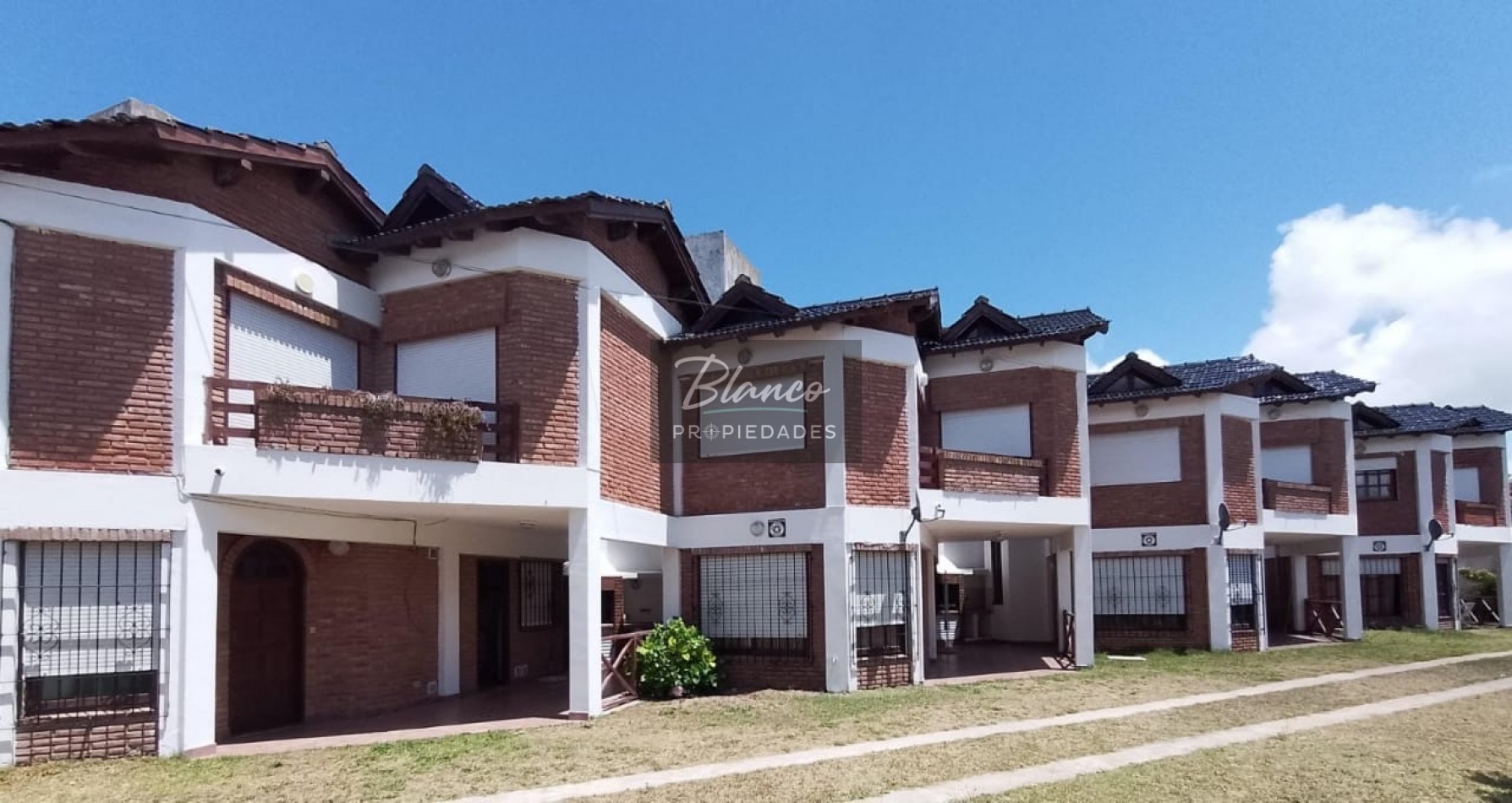 COMPLEJO DE DUPLEX EN VENTA - INDIVIDUAL O EN BLOCK