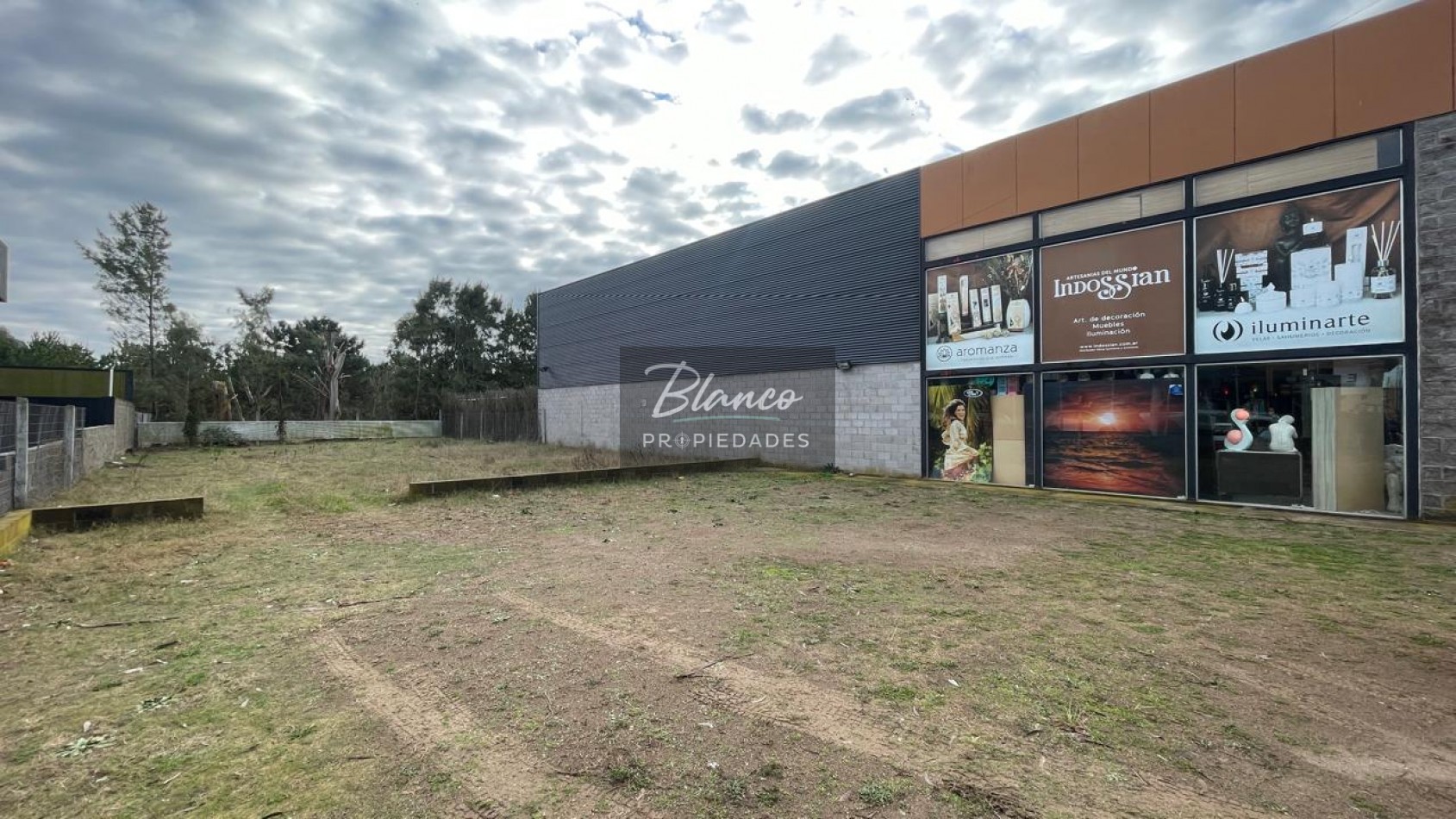 IMPORTANTE LOTE COMERCIAL SOBRE AV. LIBERTADOR