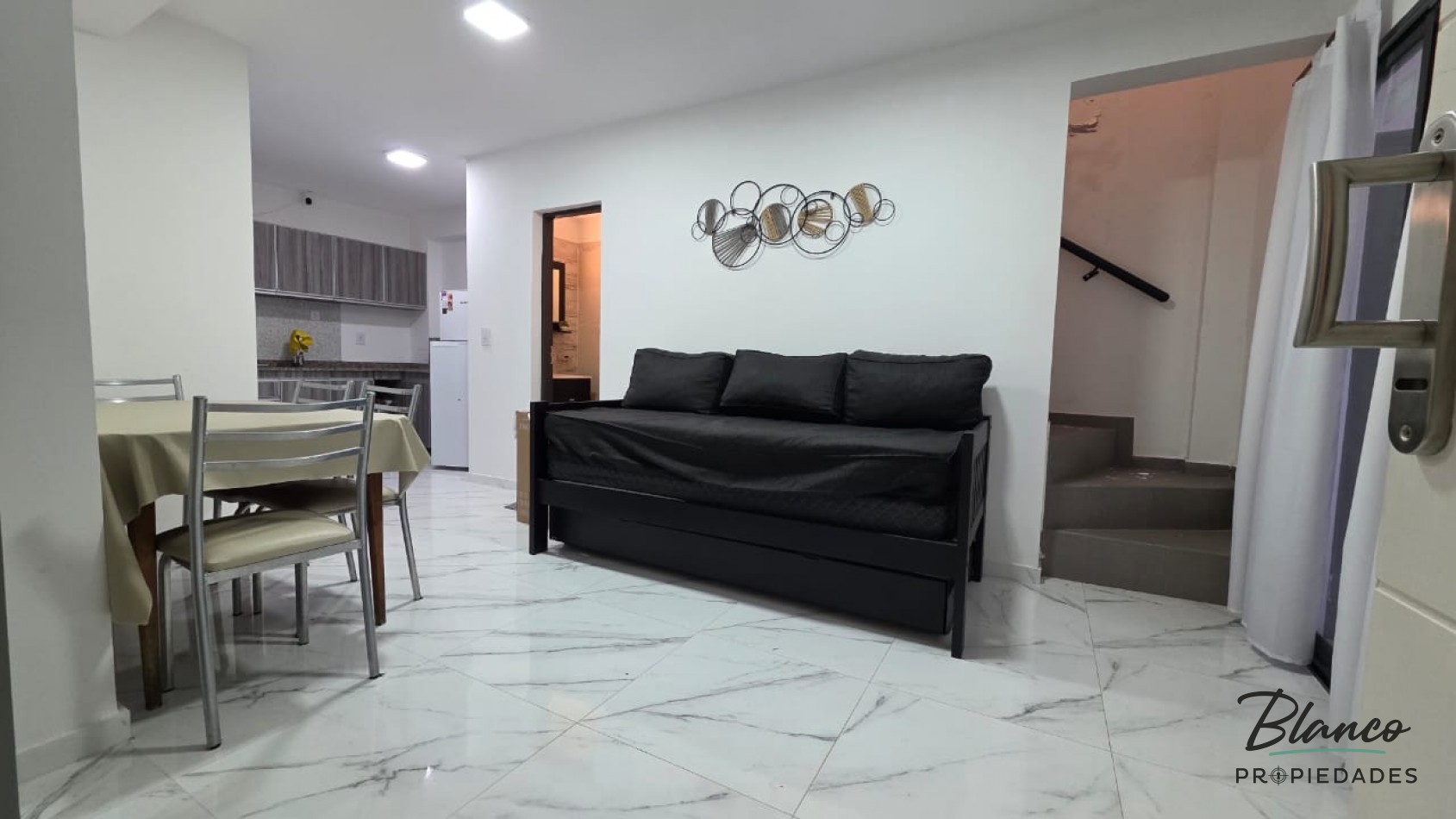 HERMOSO DPTO DE 3 AMBIENTES A MTS DEL MAR CON TERRAZA PROPIA!!!