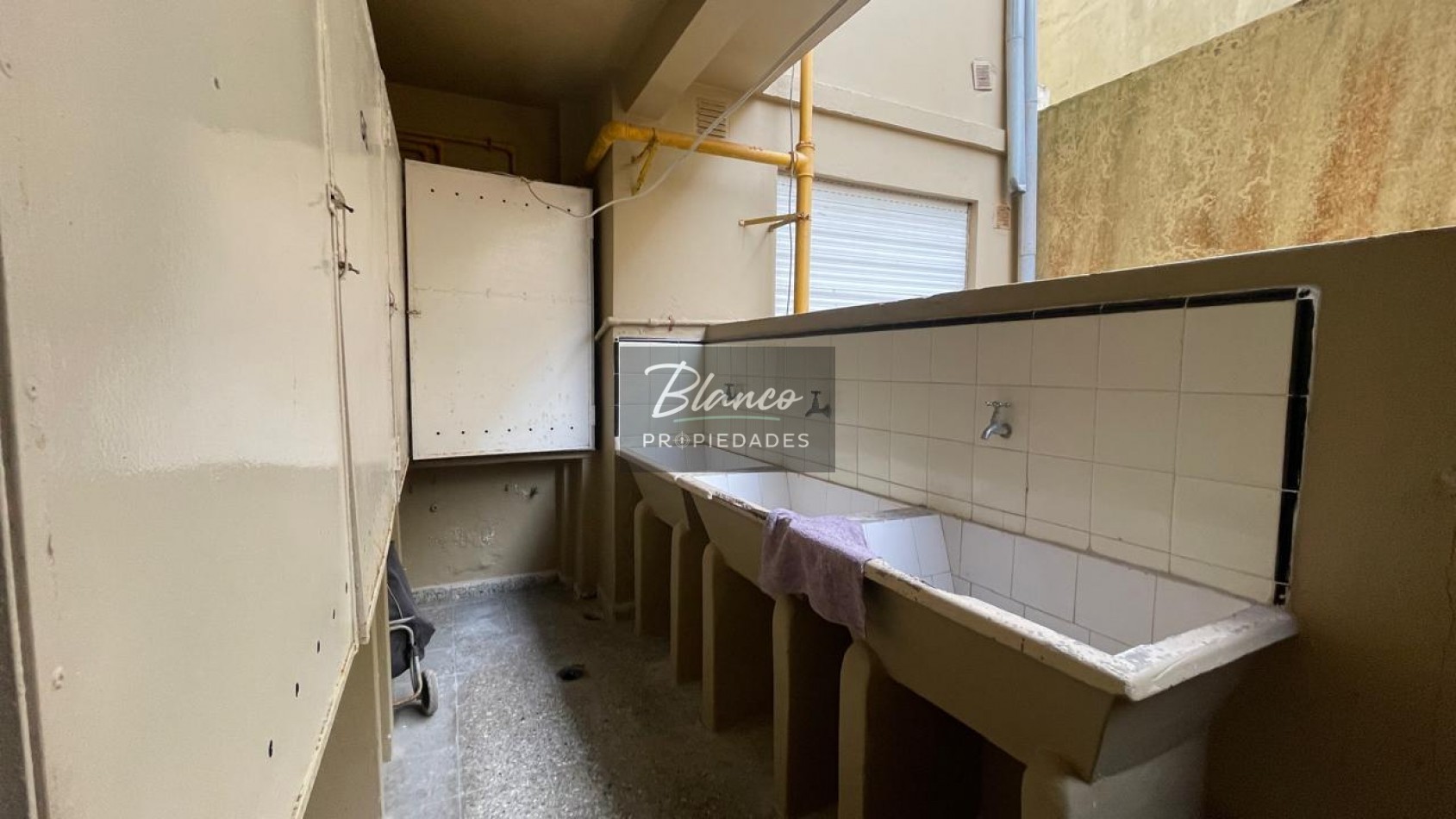 DEPARTAMENTO DE 2 AMBIENTES A METROS DE  AVENIDA  LIBERTADOR  EN 1° PISO