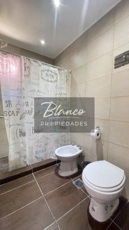 OPORTUNIDAD - CASA DE 3 AMBIENTES A MTS DEL MAR!!!