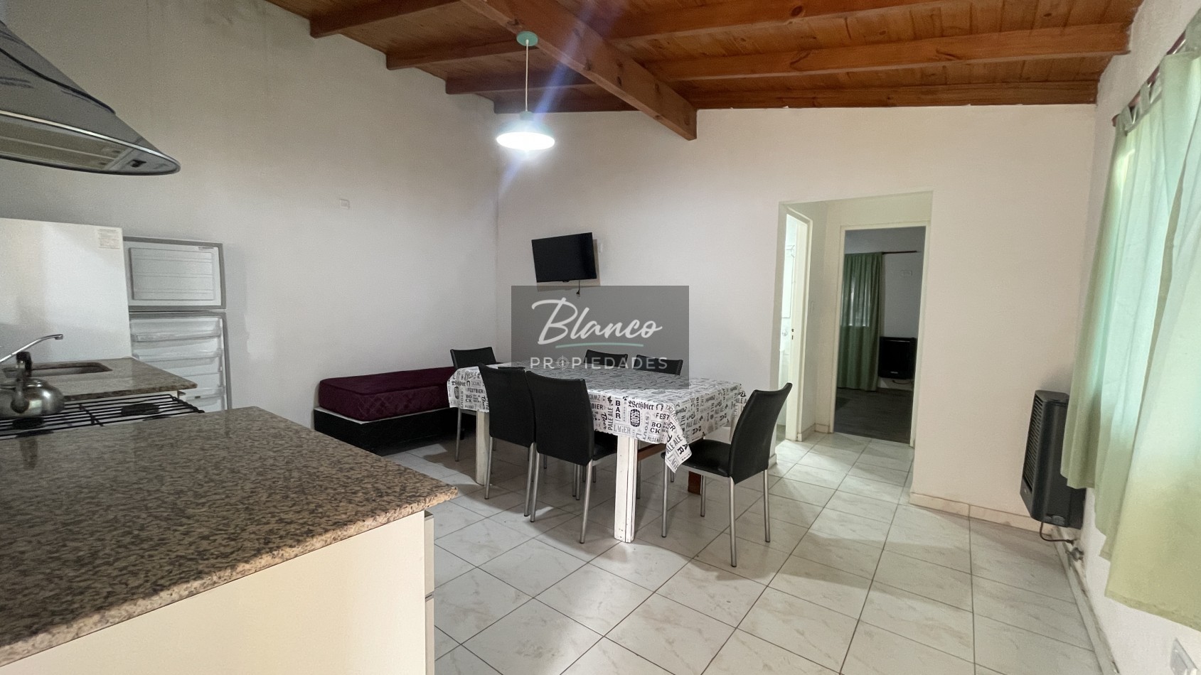 Hermoso 3 ambientes a 100mts del mar sin Expensas!!!