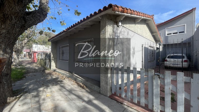 OPORTUNIDAD CASA DE 3 AMBIENTES AL FRENTE!!!