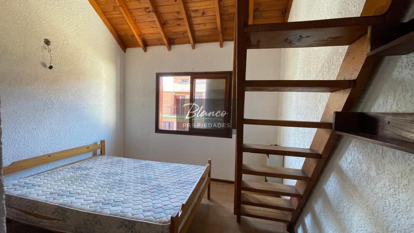 HERMOSO DUPLEX 4 AMB - IDEAL PARA VIVIENDA PERMANENTE