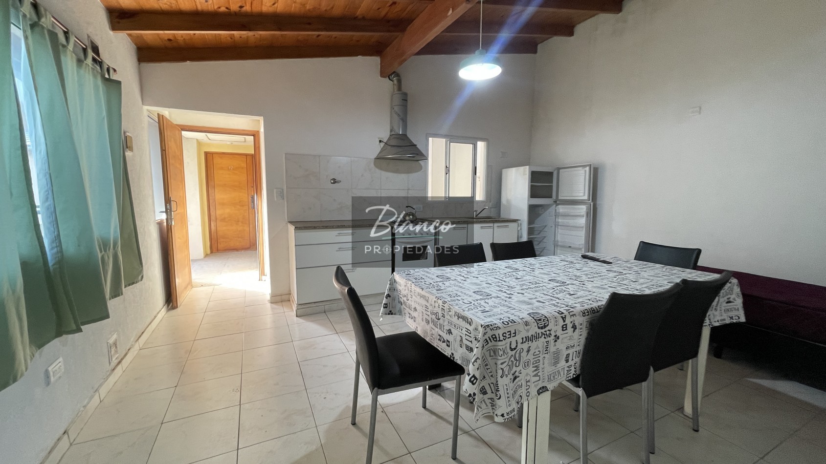 Hermoso 3 ambientes a 100mts del mar sin Expensas!!!