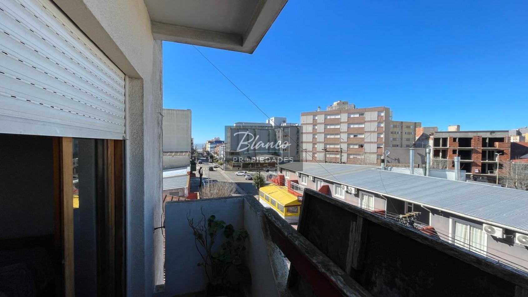 Oportunidad 2 Ambientes al frente en pleno centro