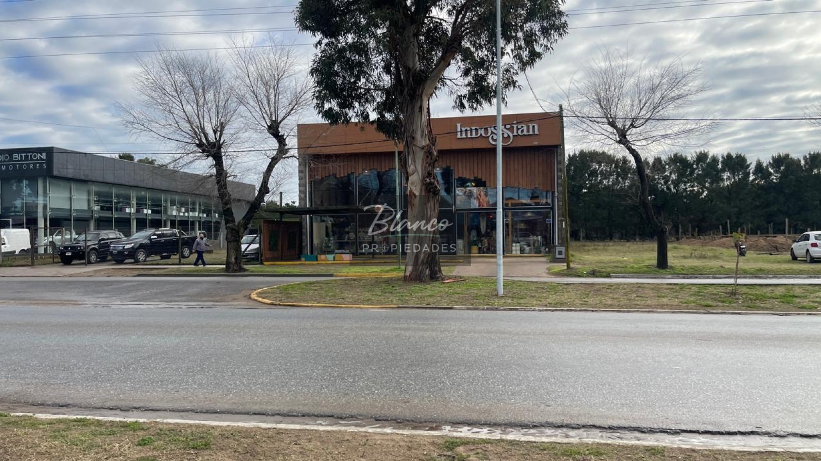 IMPORTANTE LOTE COMERCIAL SOBRE AV. LIBERTADOR