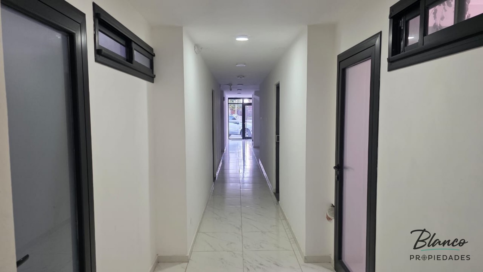 HERMOSO DPTO DE 3 AMBIENTES A MTS DEL MAR CON TERRAZA PROPIA!!!