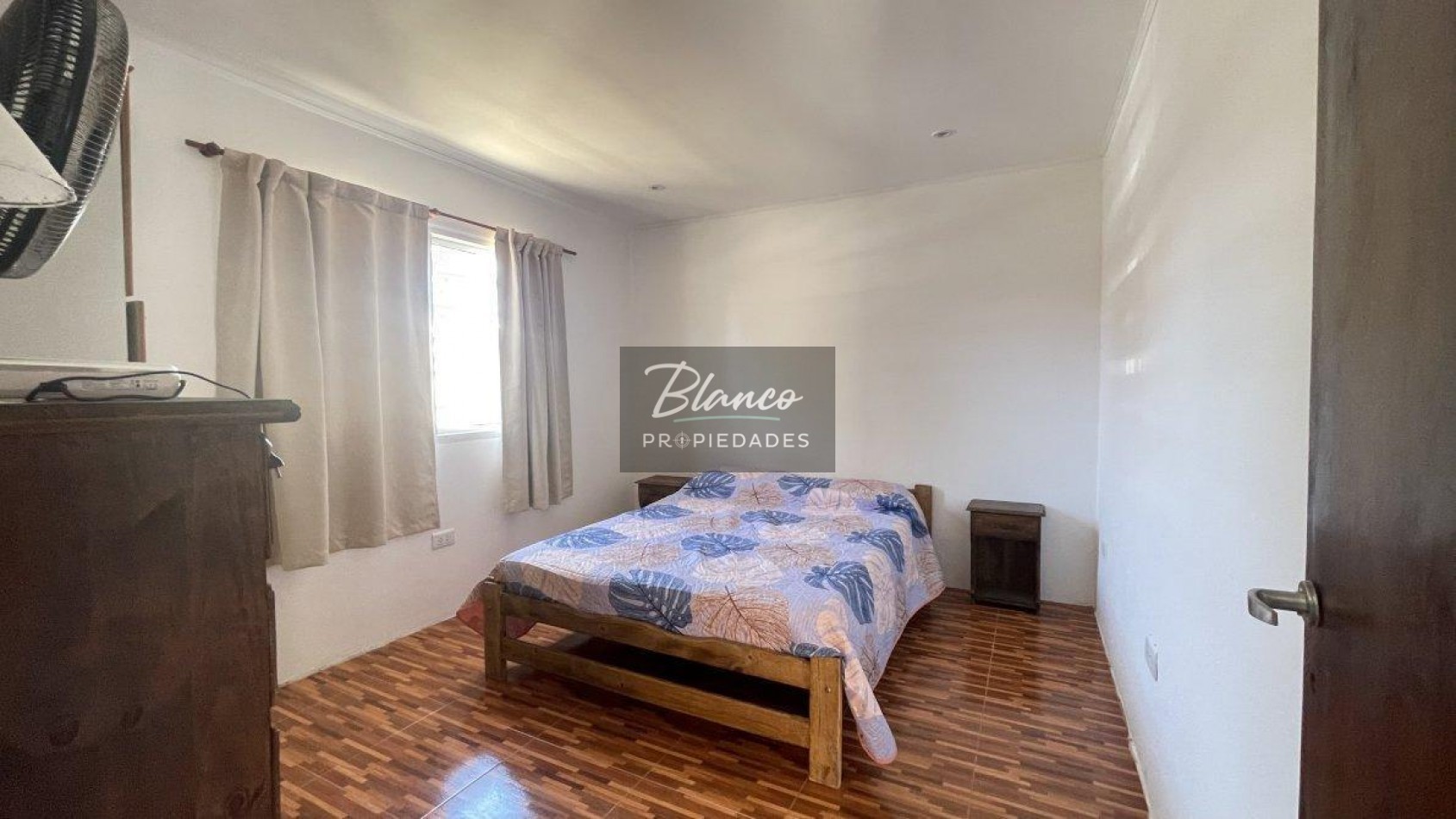 OPORTUNIDAD - CASA DE 3 AMBIENTES A MTS DEL MAR!!!