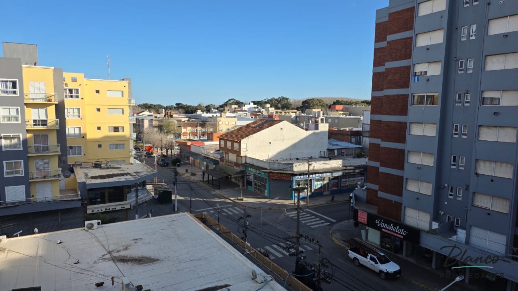 HERMOSO DPTO DE 3 AMBIENTES A MTS DEL MAR CON TERRAZA PROPIA!!!