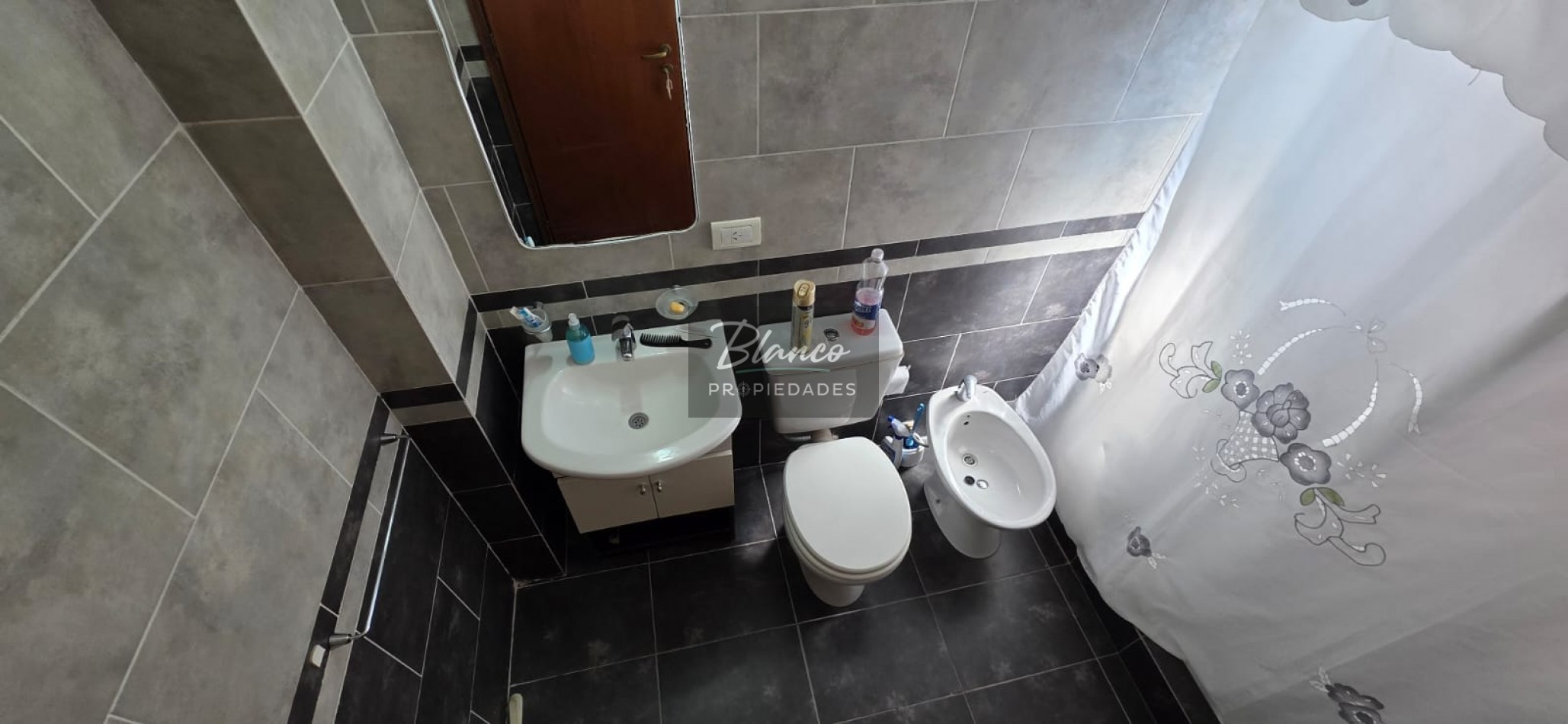 Hermoso 2 ambientes a mts del mar!!!